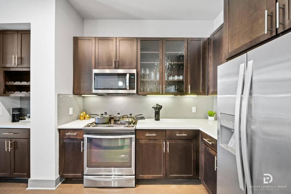 Downtown Houston Deluxe King Suite With Spa Amenities, Pool And Free Parking Zewnętrze zdjęcie