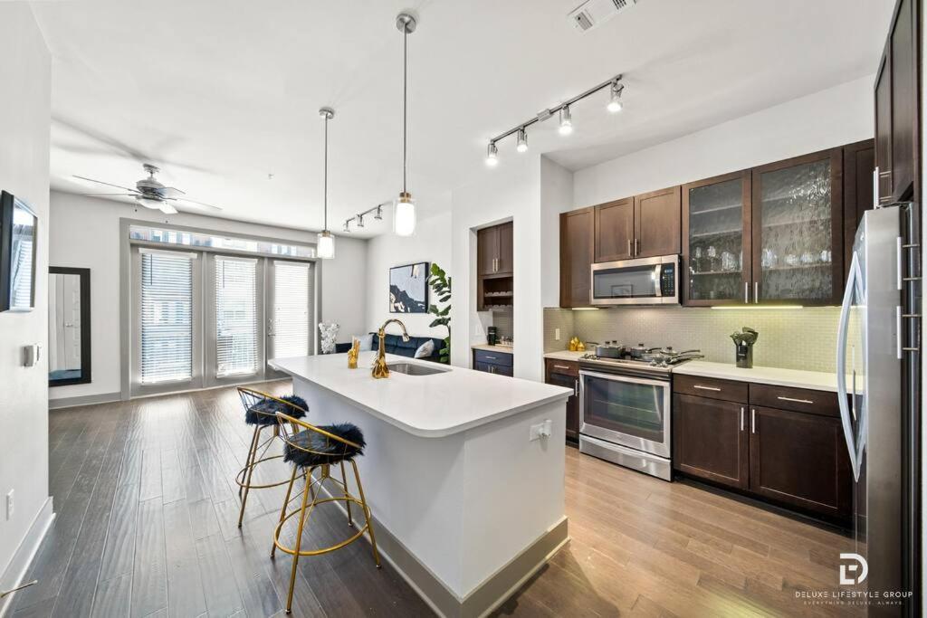 Downtown Houston Deluxe King Suite With Spa Amenities, Pool And Free Parking Zewnętrze zdjęcie